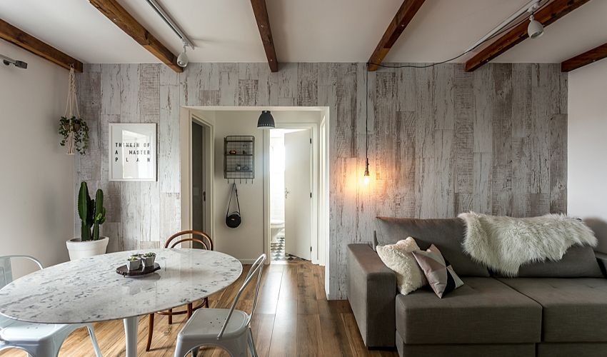 Warm house with industrial wood - Interior Design Ideas