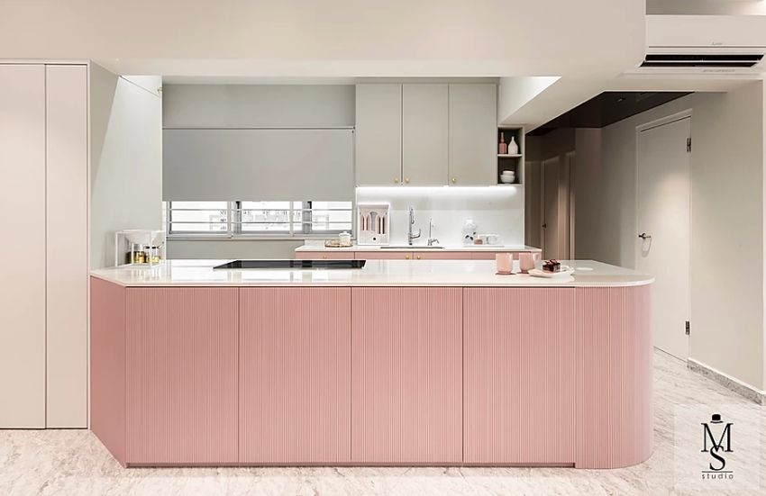 Luxurious light classic French home with soft coral dough - Interior Design Ideas