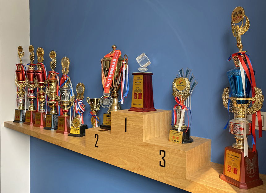 Modern house design with fresh space - Interior Design Ideas