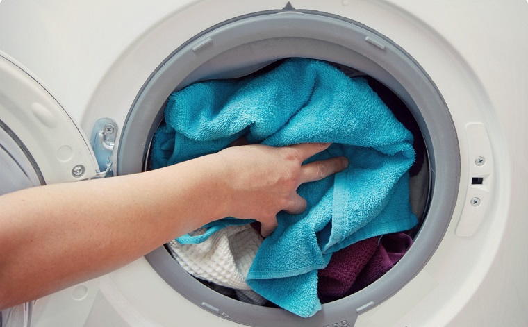 5 ways to remove white residue on clothes after washing - Interior Design Ideas