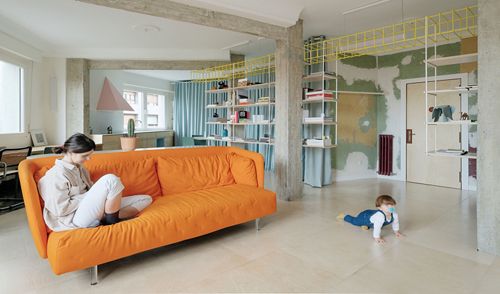 Translucent reinforced concrete house